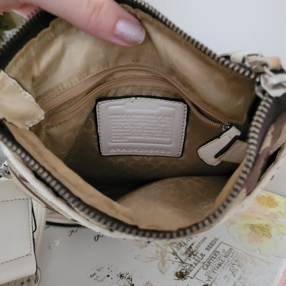 Old school Coach purse - Picture 2 of 3